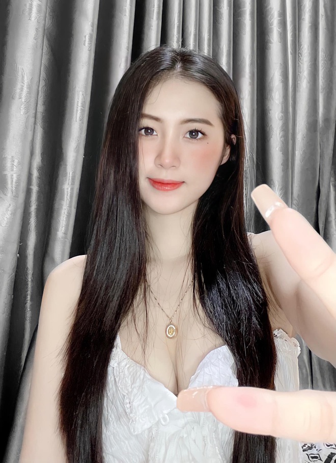 Hot girl Đà Nẵng: Sống thoáng bên ngoài không có nghĩa là hư hỏng bên trong - 1